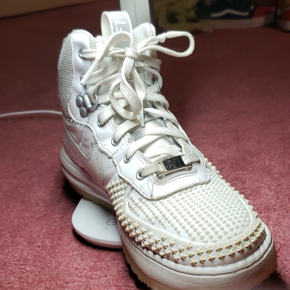 Shoes - Picture 2 of 2